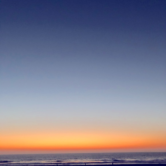 Meet your Posher ✌🏽 - Picture 1 of 1